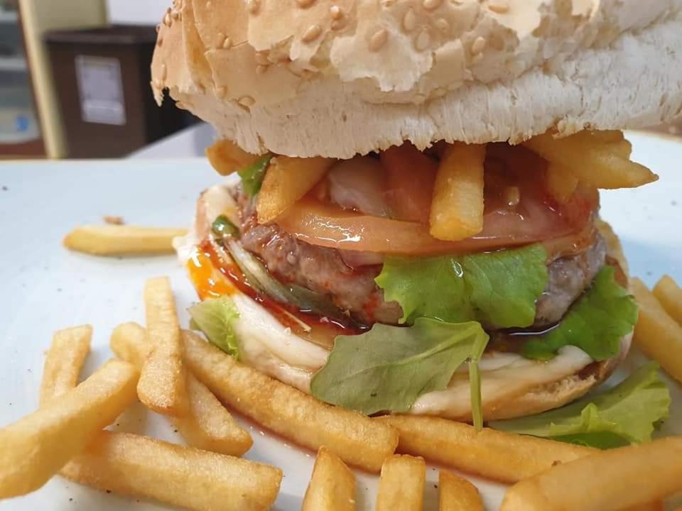 Relais Black Horse Millesimo Bagian luar foto