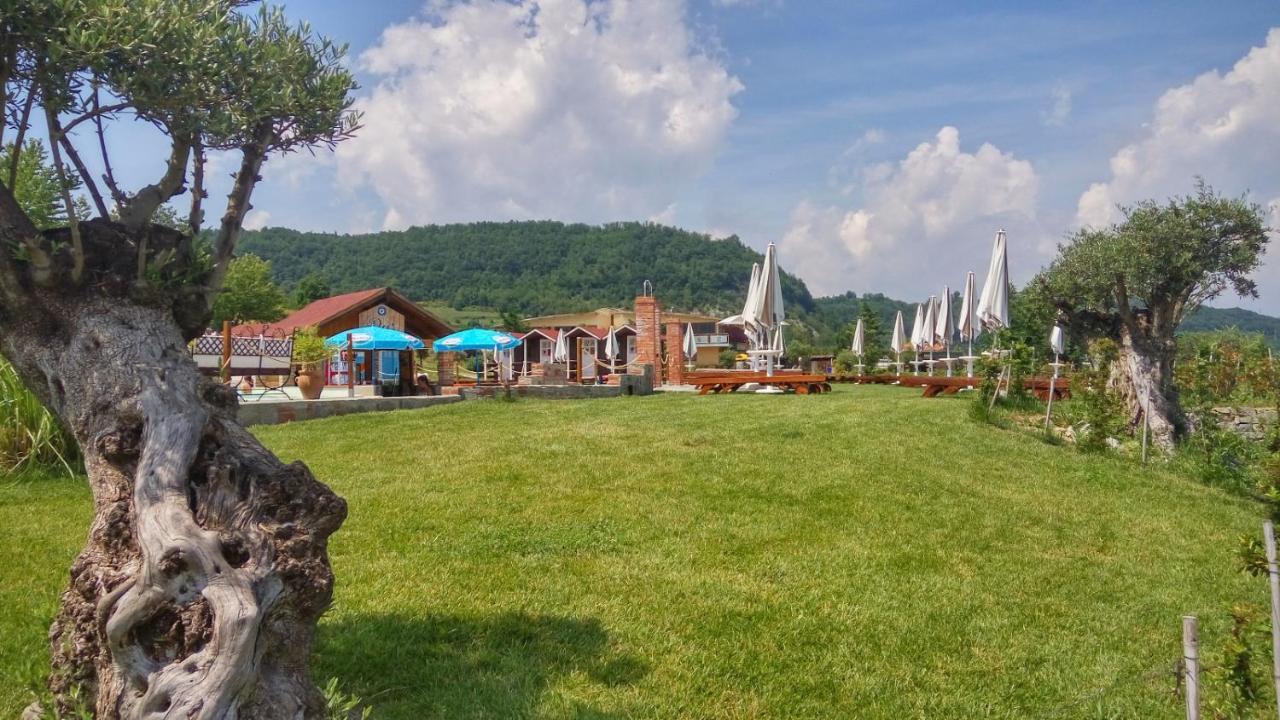 Relais Black Horse Millesimo Bagian luar foto