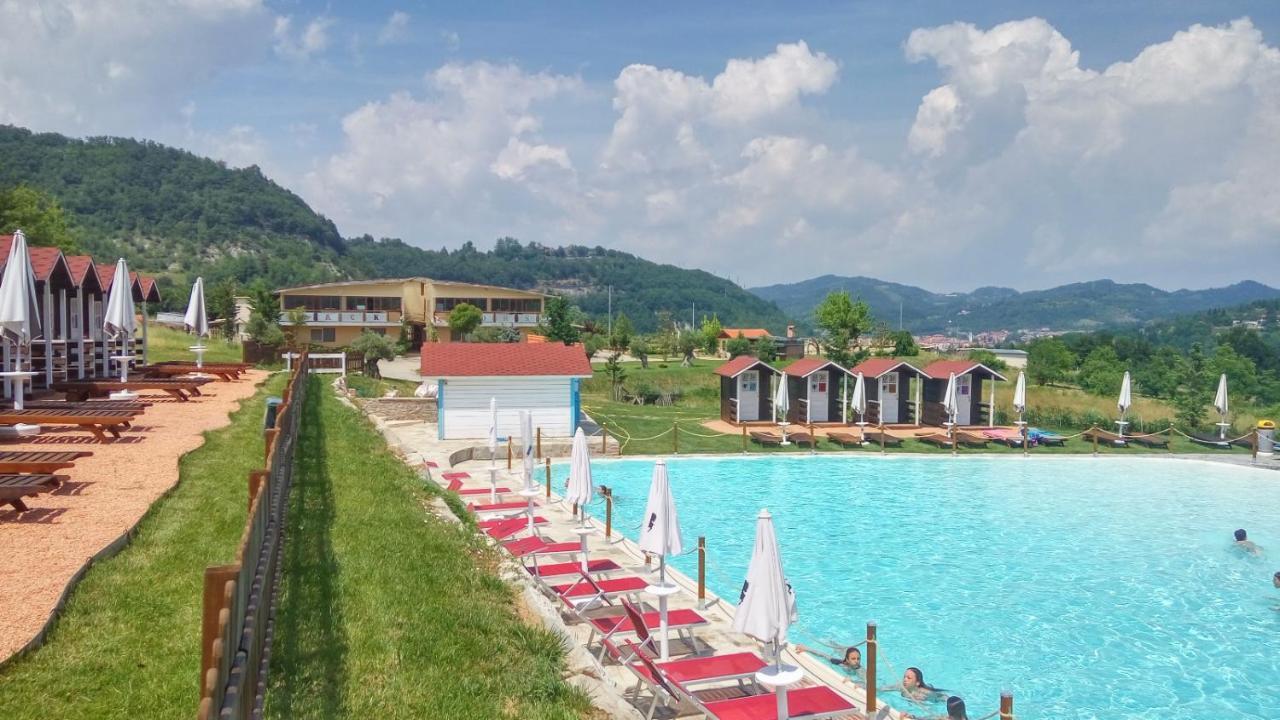 Relais Black Horse Millesimo Bagian luar foto