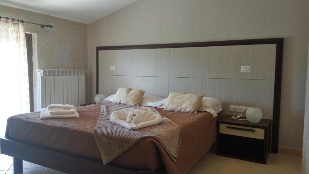 Relais Black Horse Millesimo Bagian luar foto