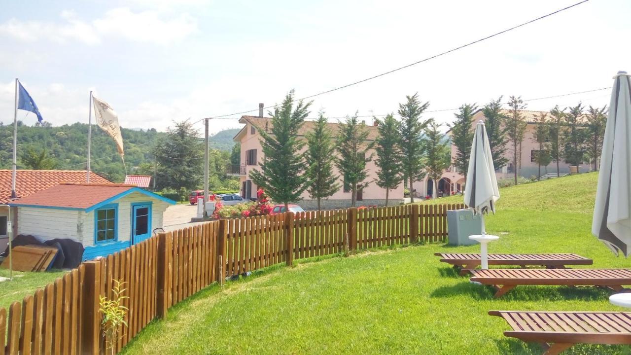 Relais Black Horse Millesimo Bagian luar foto
