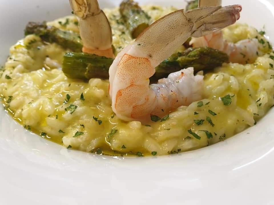 Relais Black Horse Millesimo Bagian luar foto