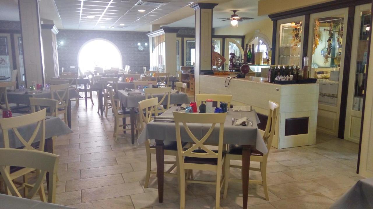 Relais Black Horse Millesimo Bagian luar foto
