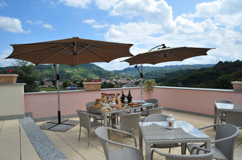 Relais Black Horse Millesimo Bagian luar foto