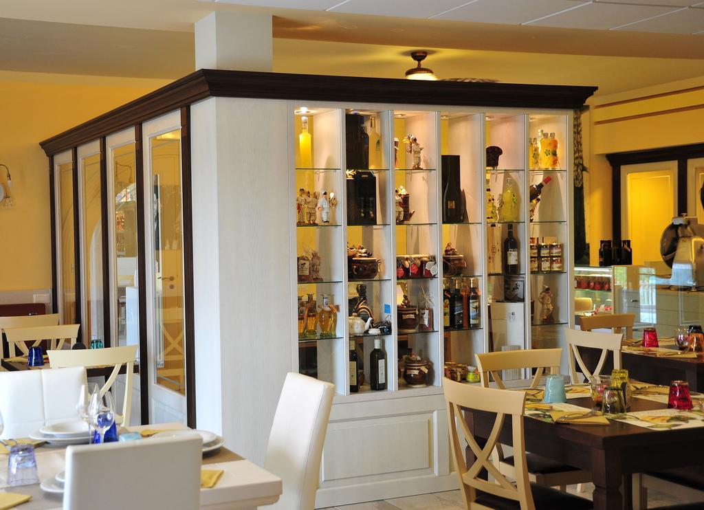 Relais Black Horse Millesimo Bagian luar foto